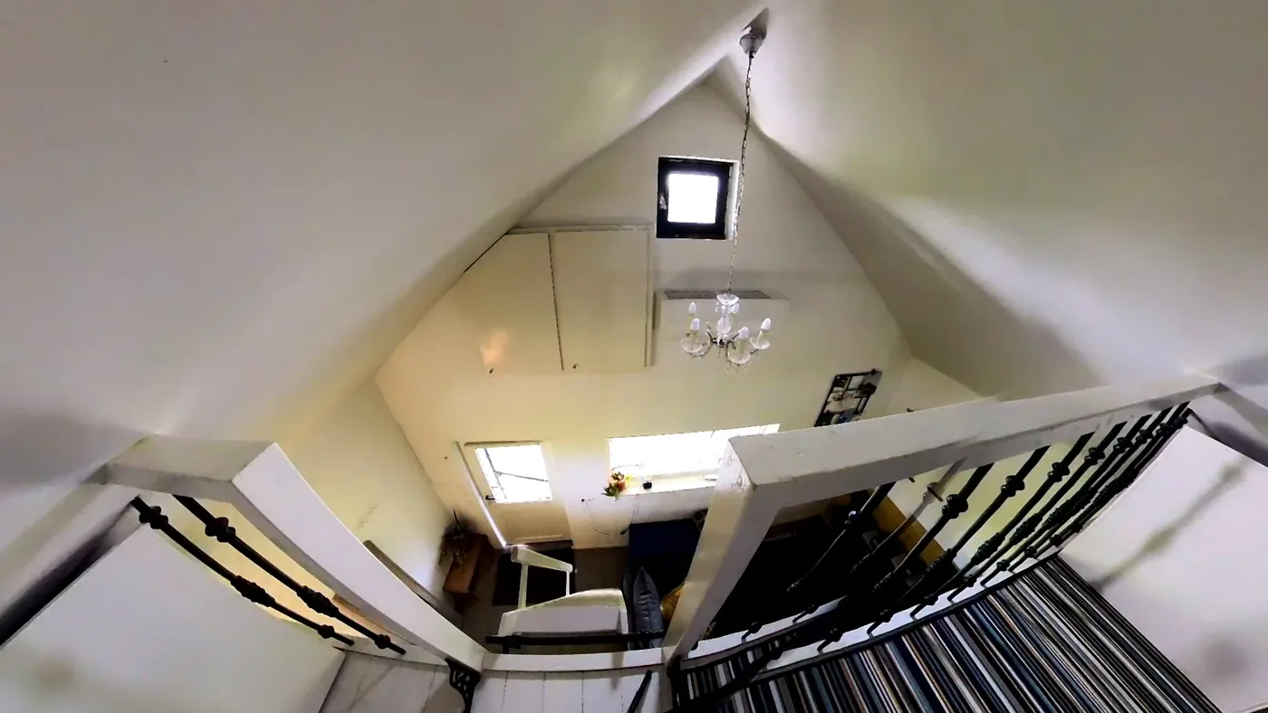 Stairs to the sovehems in the compact feriehus.